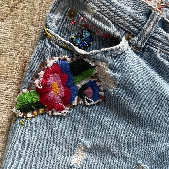 Free People Distressed Low Rise Straight Leg Embroidered Jeans, Size 26 - Picture 4 of 11